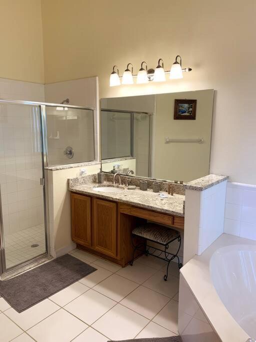 Minutes To Disney! Spacious Home W/ Private Pool, Themed Rooms! Orlando Luaran gambar