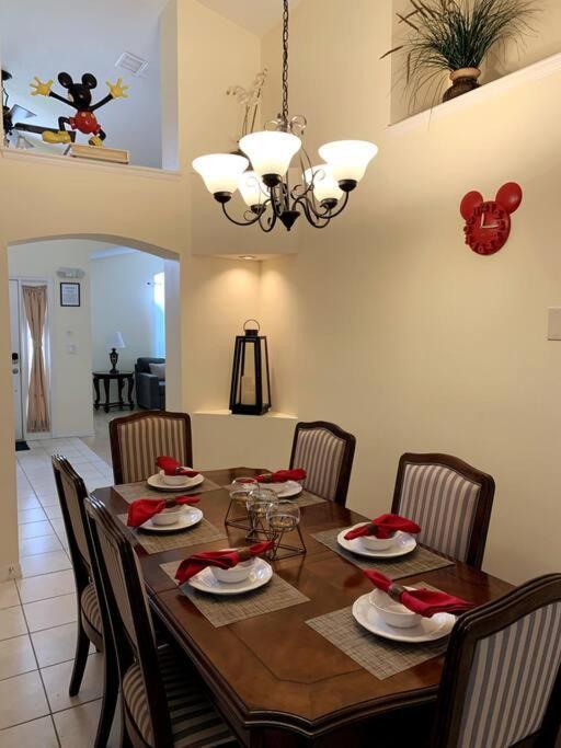 Minutes To Disney! Spacious Home W/ Private Pool, Themed Rooms! Orlando Luaran gambar